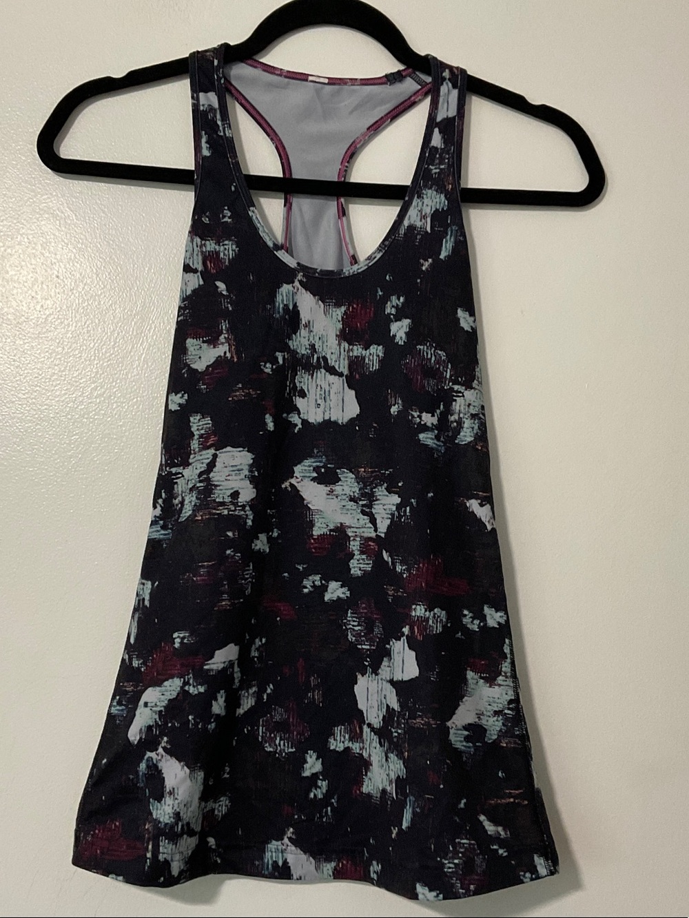 Lululemon tank top